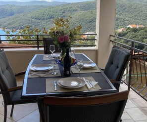 Outdoor dining - Lady M in Rabac - Istrien / Lady M in Rabac - Appartement für 4 Personen AP1 (Rabac)