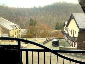 House | Balcony - Holiday Home in Bouillon With Terrace (Bouillon)