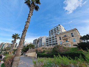 Exterior - The Exchange - Designer apartment in St Paul's Bay with views / 300 m from beach (St Paul's Bay)