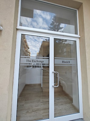 Exterior detail - The Exchange - Designer apartment in St Paul's Bay with views / 300 m from beach (St Paul's Bay)