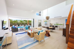 Smart TV - Villa As You Wish: Private Pool, Walk to the Beach (Leeward Settlement)