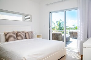 3 bedrooms, iron/ironing board, free WiFi, bed sheets - iC2 Ocean Villa Modern Luxury in Gated Community (Leeward Settlement)