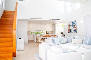 TV, ping pong - iC2 Ocean Villa Modern Luxury in Gated Community (Leeward Settlement)