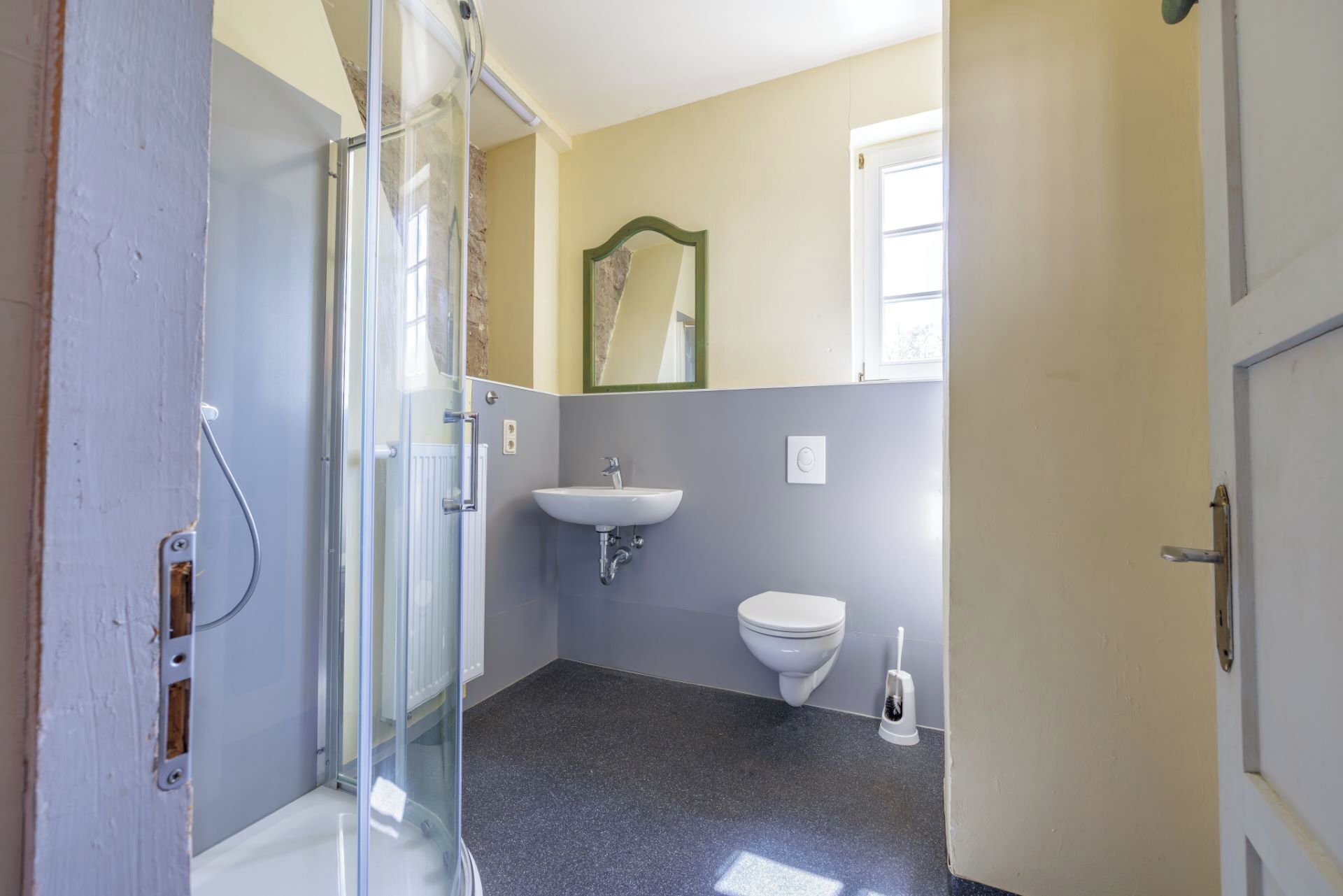 Douche, papier toilette