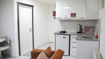 Classic-lejlighed - 1 dobbeltseng | Privat køkken | Minikøleskab, ovn