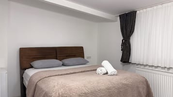 Studio – classic | Skrivebord, lydisolert og wi-fi (inkludert)