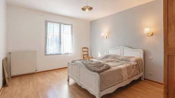 Tabla de planchar con plancha y Internet