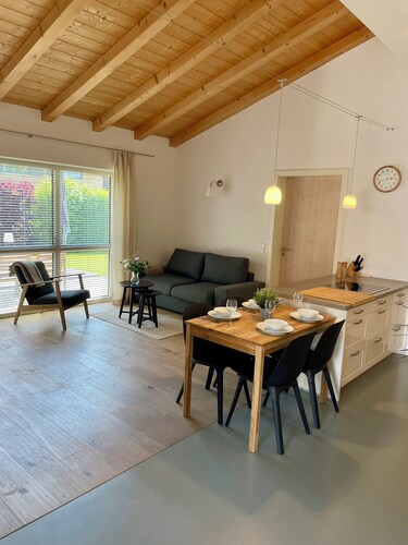 Cozy and quiet vacation apartment with terrace and garden