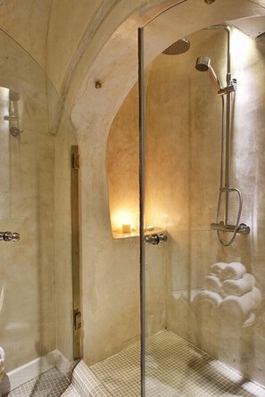 Bathroom - 1809 Villa (Santorini)