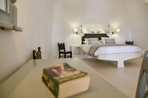 Room - Dimitrios Cave House (Santorini)