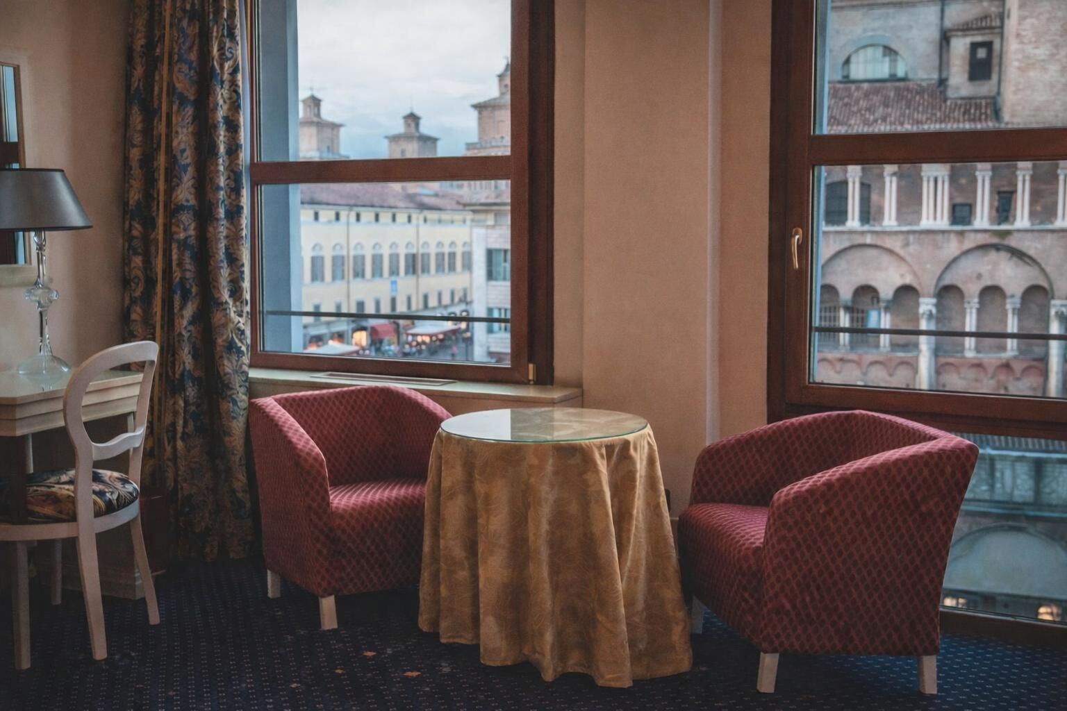 Deluxe Room, City View | Interior