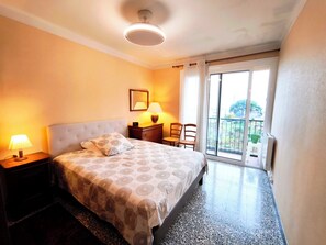 2 bedrooms, iron/ironing board, WiFi, bed sheets - Bright apartment with balcony in Ajaccio (Ajaccio)