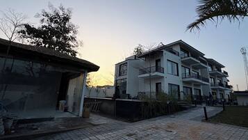 Fachada de la propiedad