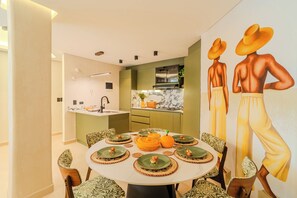 Dining - Gorgeous interior Design 3 bedrooms apt. Bay View. Walking distance to Old Town. (Cartagena de Indias)