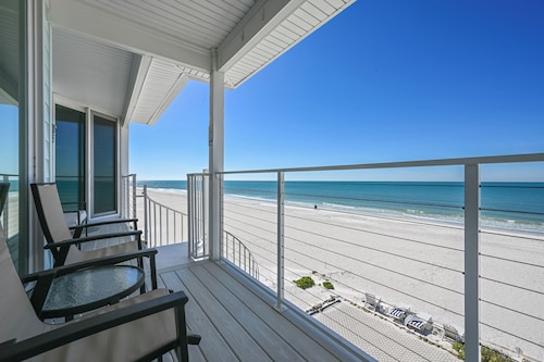 Beachfront Escape at Gulf Breeze Unit D!