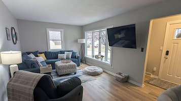 TV connectée, jeux vidéo, baby-foot, écrans d'ordinateur