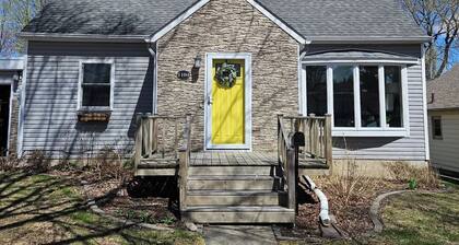 Serene 3-bedroom house with AC in Clear Lake