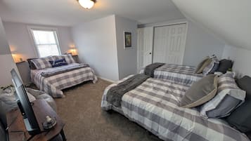 3 sovrum, skrivbord, gratis wi-fi och sängkläder