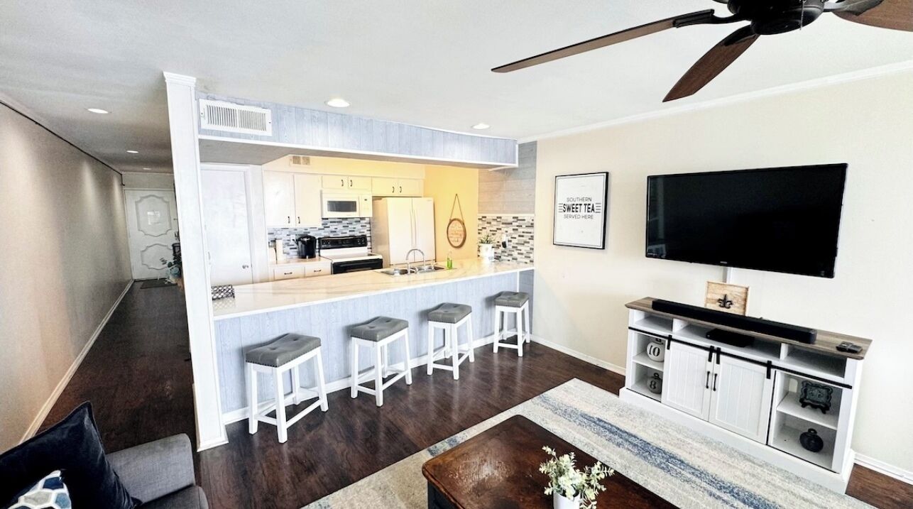 Microwave, oven, coffee/tea maker, cookware/dishes/utensils