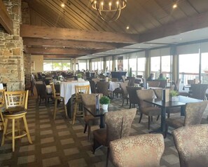 Dining - Conroe Waterfront Retreat & Luxury Resort Setting (Montgomery)