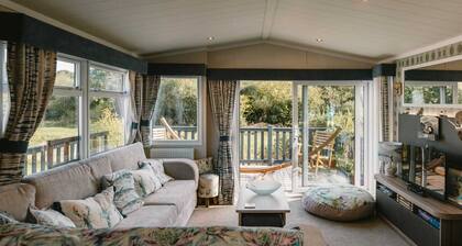 'Serenity' A Tranquil & Peaceful Retreat set in a Cornish country park