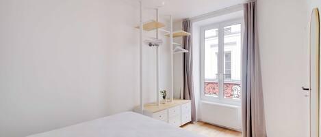 Apartment | 1 bedroom, laptop workspace, iron/ironing board, bed sheets