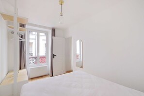 Apartamento | 1 quarto, espaço de trabalho para notebook