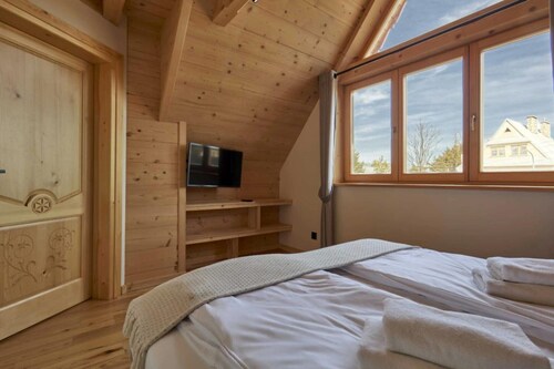 Comfortable holiday villa with mountain views