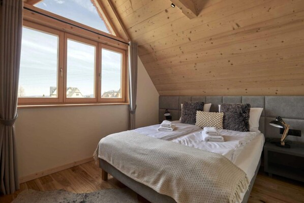 3 Schlafzimmer, Reisekinderbett, kostenloses WLAN, Bettwäsche