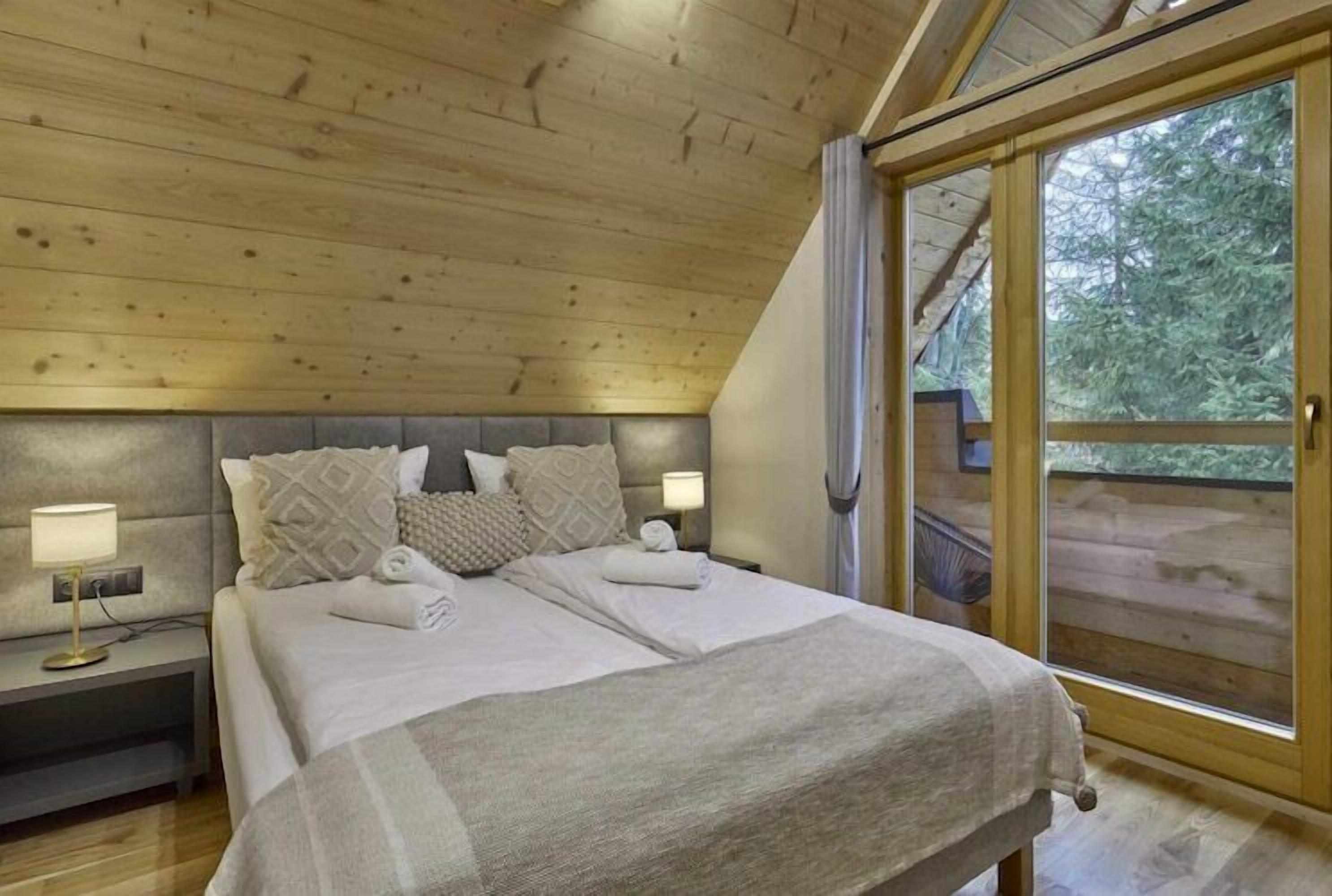 Lit parapluie, Wi-Fi gratuit, draps fournis