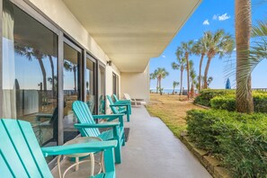 Terrace/patio - Steps to Beach! Beachfront 3BR Condo with Patio &Gulf Views VIP Beach Service (Panama City Beach)