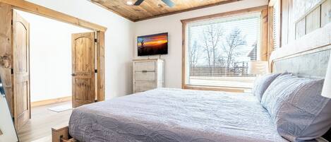 Desk, free WiFi, bed sheets