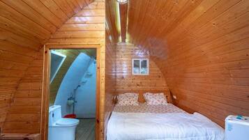 Comfort Cottage, Non Smoking, Balcony | Bed sheets