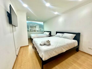 4 bedrooms, in-room safe, iron/ironing board, travel cot - Luxury Duplex 4-bedroom penthouse perfect for groups/ Galápagos tour packages (Quito)
