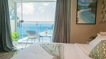 Superior Suite, Ocean View | In-room safe, free WiFi