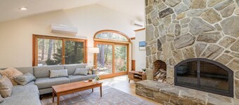 Riverside on Hopkins, waterfront with dock, 4 Bed,