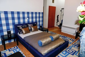 1 habitación, tabla de planchar con plancha, wifi gratis y ropa de cama 