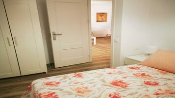 Apartamento | 2 dormitorios, tabla de planchar con plancha, ropa de cama