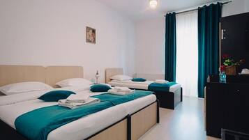 Tremannsrom – deluxe, balkong, fjellutsikt | Blendingsgardiner og wi-fi (inkludert)