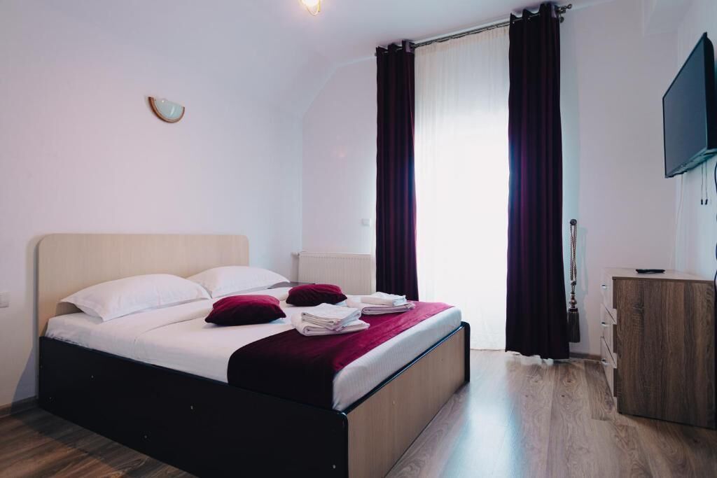 Deluxe Double Room, Balcony, Mountain View