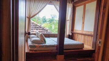 BĂŒgeleisen/BĂŒgelbrett, WLAN, BettwĂ€sche