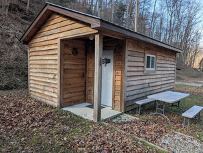 Exterior - Horse Creek - Outlaw Cabin Near Ivy Branch HMT (Spurlockville)