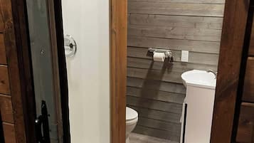 Toallas, jabón, papel higiénico