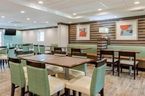 Dining - Unwind in a Spacious Suite Near the Ocean's Edge | Free Parking & Breakfast! (Jekyll Island)