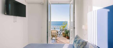 3 bedrooms, iron/ironing board, Internet, bed sheets