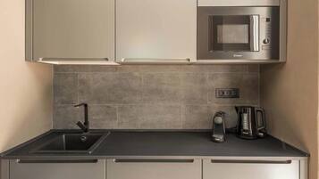 Réfrigérateur, micro-ondes