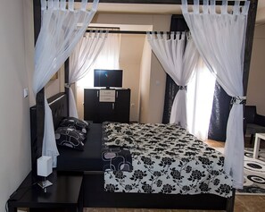 Fer et planche à repasser, Wi-Fi, draps fournis