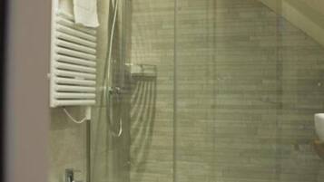 Estudio superior | Baño