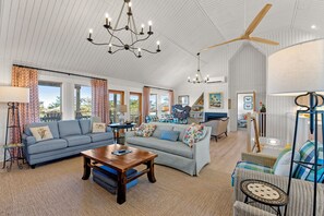 Smart TV, DVD player - Boots to Beach: Completely Remodeled | Dog Friendly | Shared Walkway to the Beac (Duck)