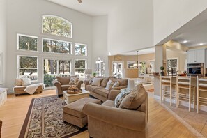 TV, fireplace, DVD player - Meant to Be: Private Heated Pool | Private Hot Tub (Corolla)